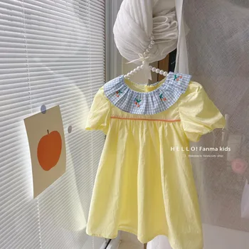Летнее желтое клетчатое платье с цветочным рисунком 